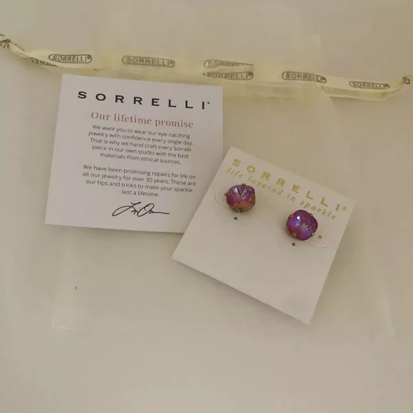 SORRELLI Halcyon Stud Earrings in Antique Gold Color: Duchess - Picture 8 of 11